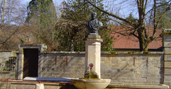 Fontaine à obélisque de Clairegoutte